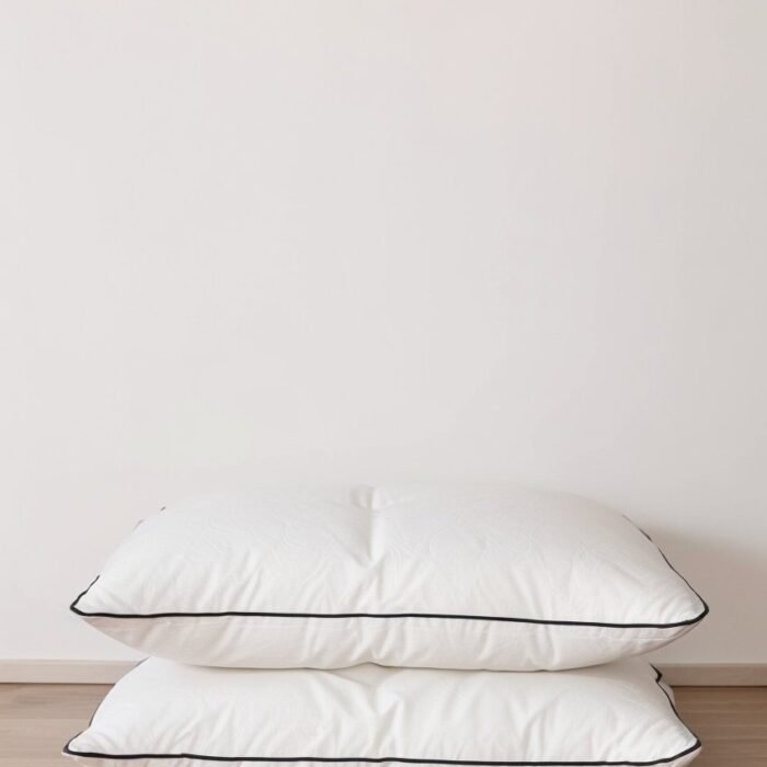 Set of 2 Linen Piped Pillowcases – White & Navy
